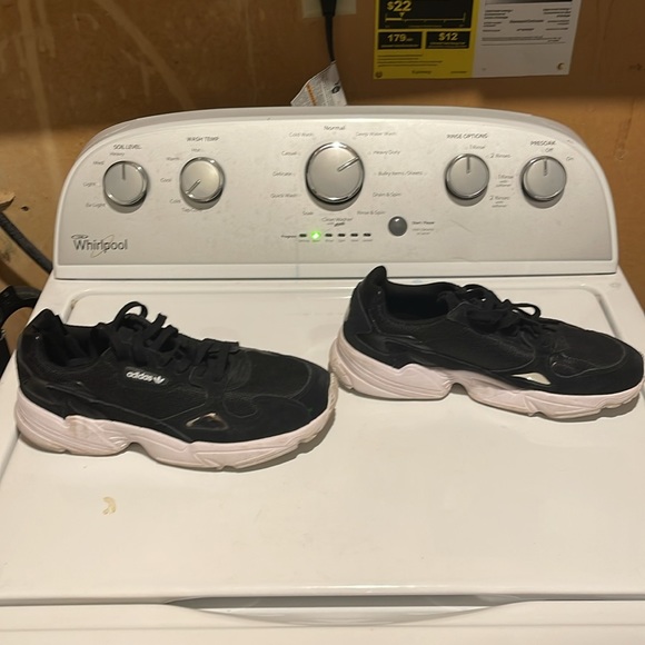 Adidas | unisex torsion shoes - Picture 2 of 9